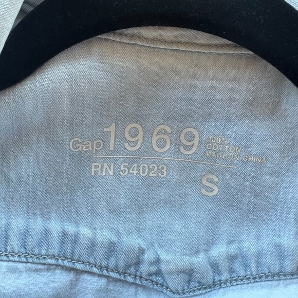 Gap Vintage Denim Shirt - Picture 6 of 6